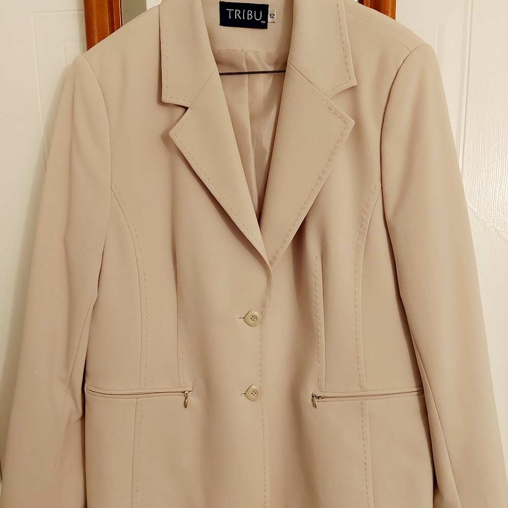 Tribu Women cream blazer